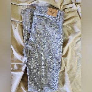 Abercrombie and Fitch skinny jeans size 24